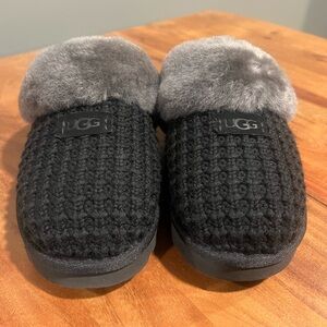 UGG Black and Gray Knit Slippers